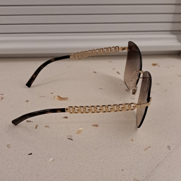 NWT Dolce & Gabbana Gold Frame Sunglasses with Brown Lenses - Picture 4 of 9